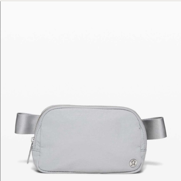 Lululemon Everywhere Belt Bag - Picture 3 of 8